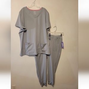 NWT HEARTSOUL UNIFORM SCRUBS TOP & BOTTOM